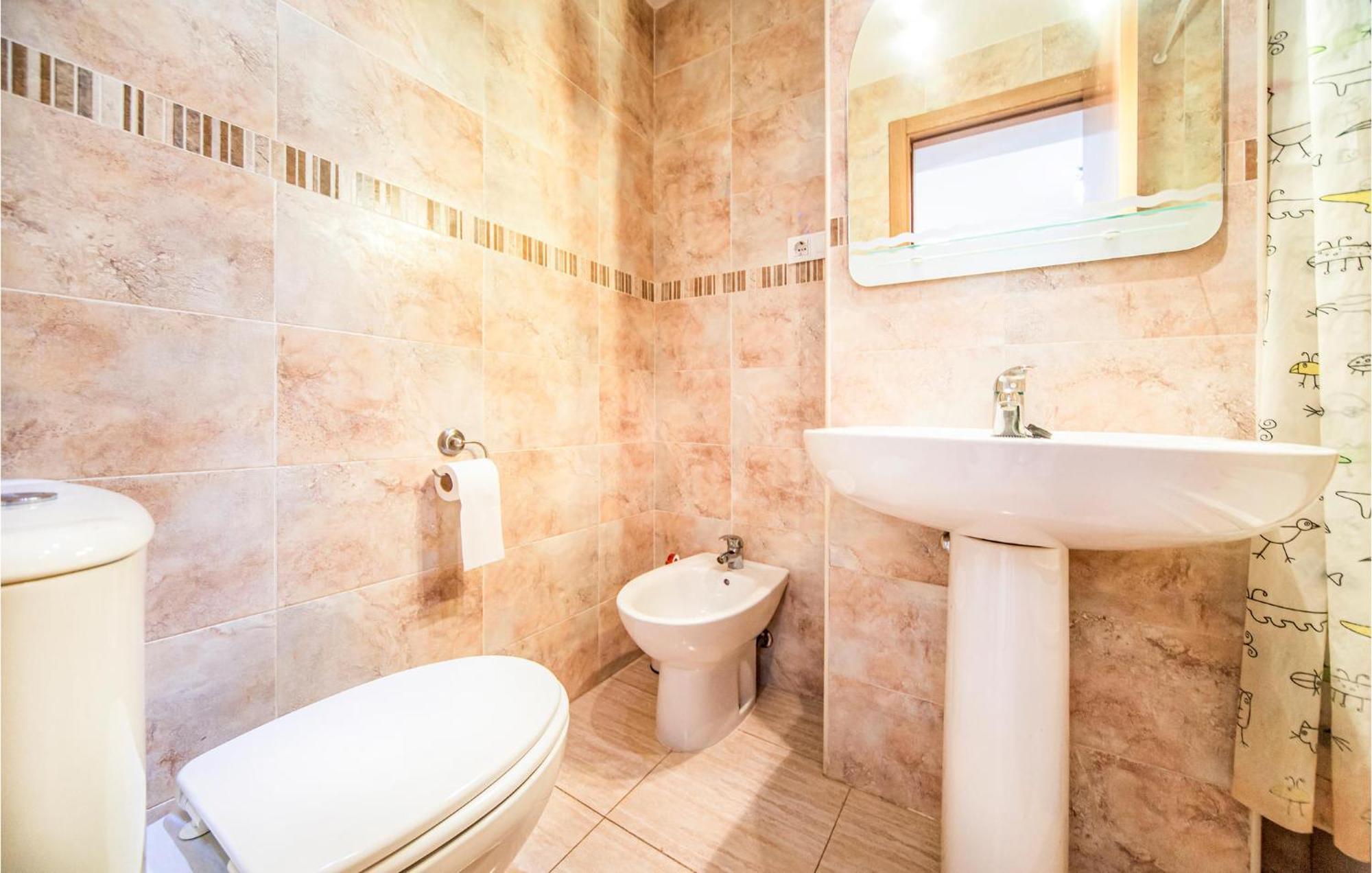 2 Bedroom Lovely Apartment In Оропеса-дель-Мар Экстерьер фото